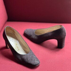 Vintage Salvatore Ferragamo Brown Textured Leather Heeled Pumps - Size 6.5
